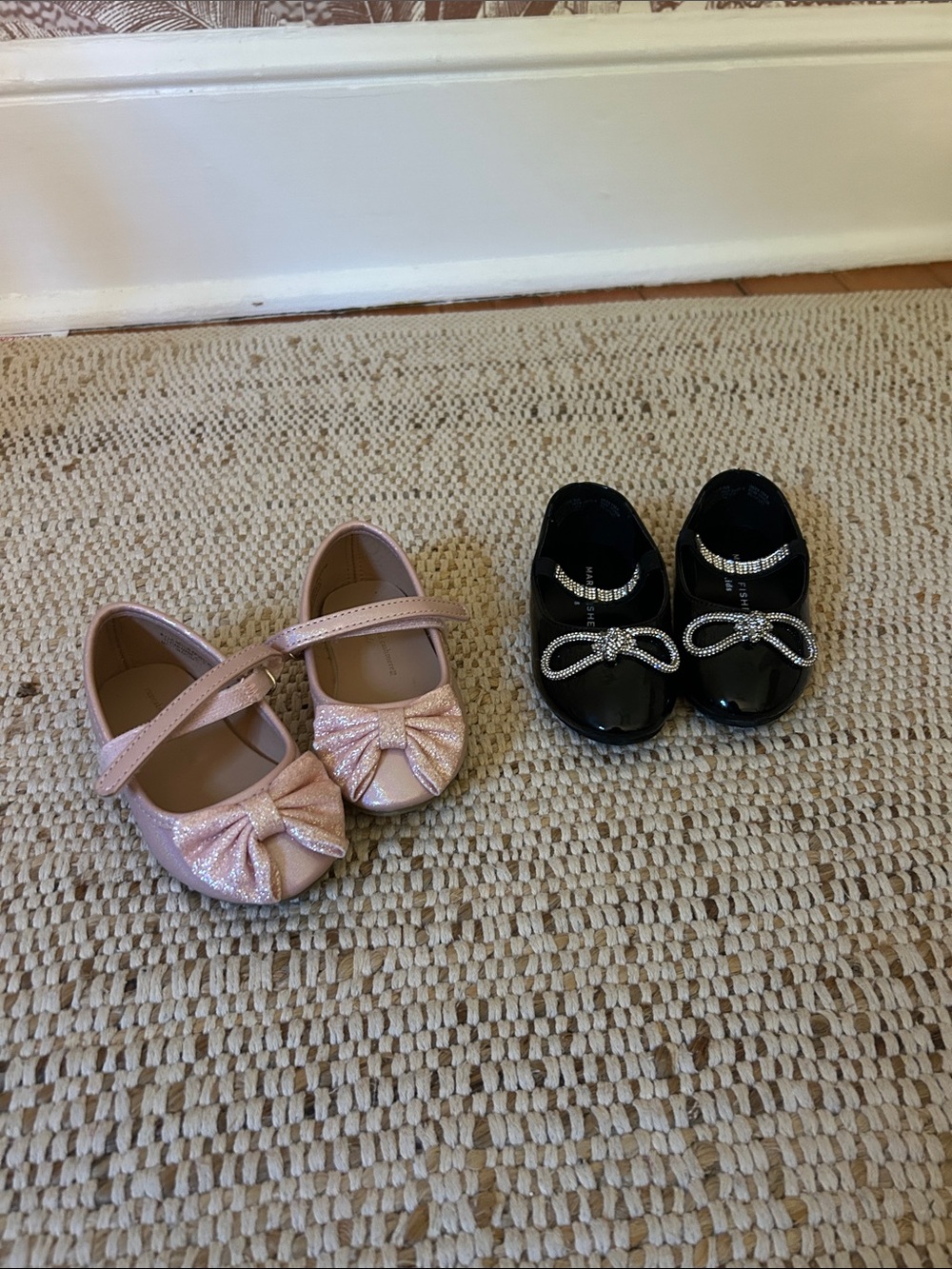 Marc Fisher Girls Sparkle Bow Mary Jane Shoes in Pink and Black size 6